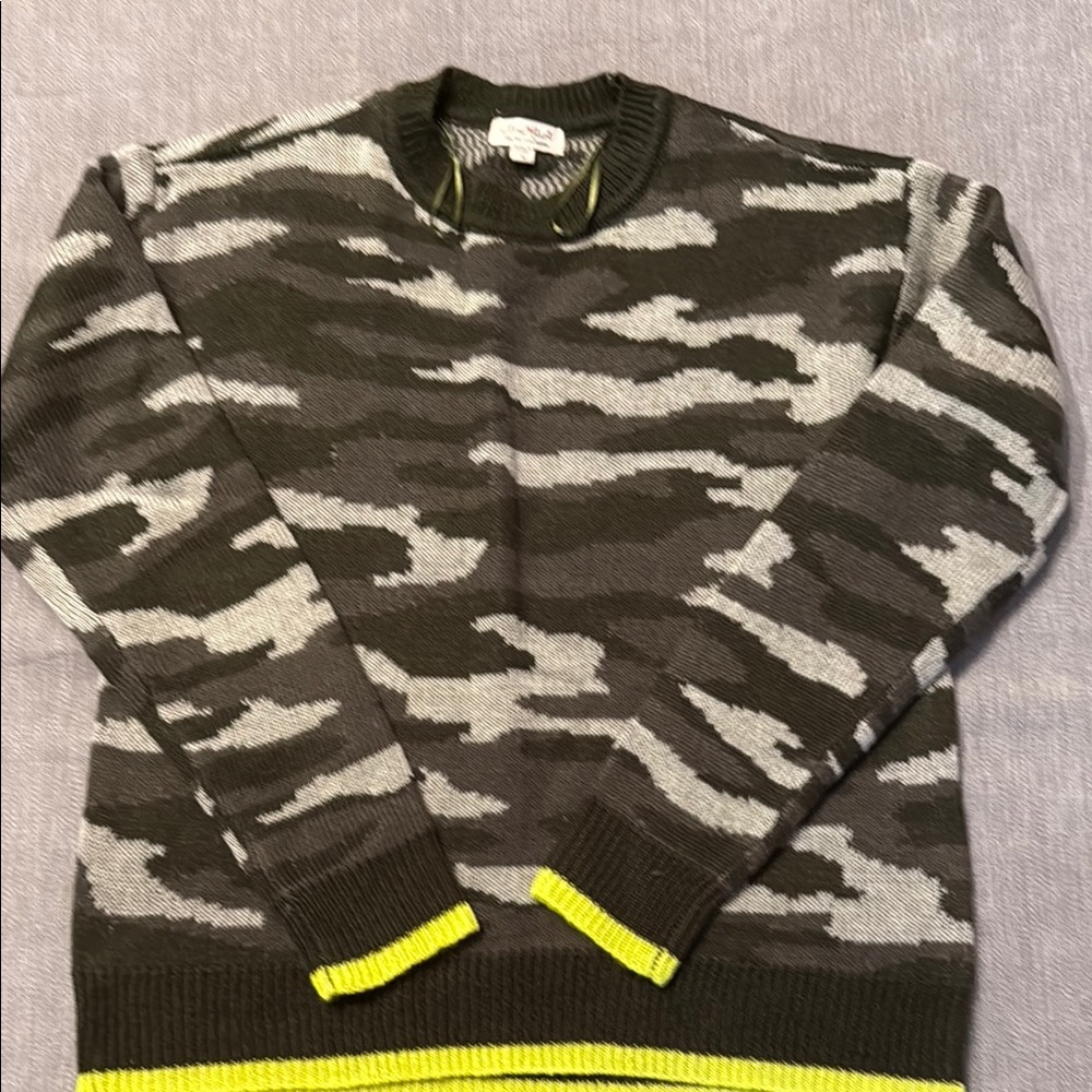 Ultra Flirt Crewneck Sweater Green and Gray Camo